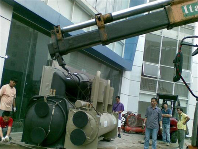 滁州市随车吊和汽车吊的核心区别是什么？哪种更省钱？