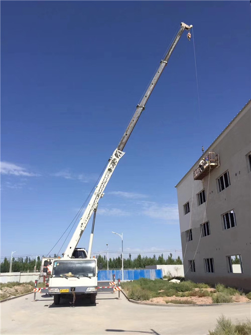 滁州市“轻装强干”—— 吊车的 “轻量化臂架” 技术